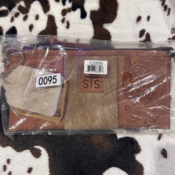 STS Ranchwear Wallet Brown Leather Tooled Cowhide Zip  Clutch Yipee Wristlet New - Picture 5 of 7